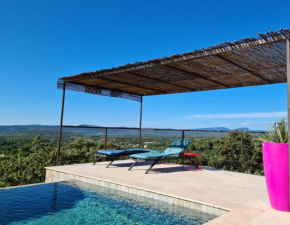 Chambre indépendante, grand lit 180x200cm, piscine de 16m avec vue magnifique